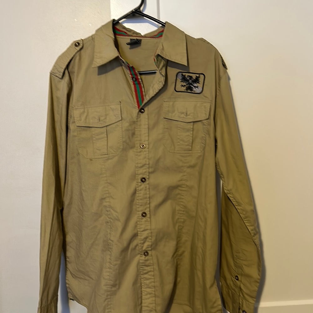 Avirex Shirt L very Cute. Dress it with some Jeans.